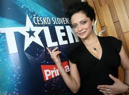 bílá8